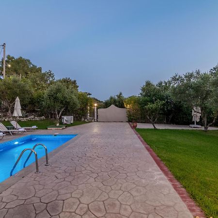 Planos Villa المظهر الخارجي الصورة